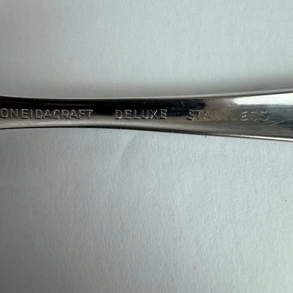 Fork Lasting Rose (Stainless) by Oneida Silver Discontinued 7‎ 1/4